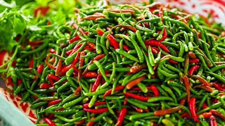 কাঁচা মরিচ আমদানি শুরু, কমতে পারে বাজারদর