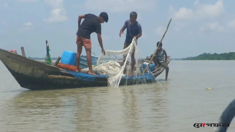 সমু‌দ্রে মাছ ধরতেও চাঁদা চান বিএনপি নেতা