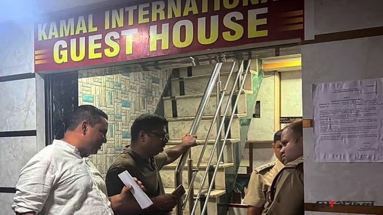কলকাতার আগুনের ঘটনায় হোটেলমালিক এখনো অধরা