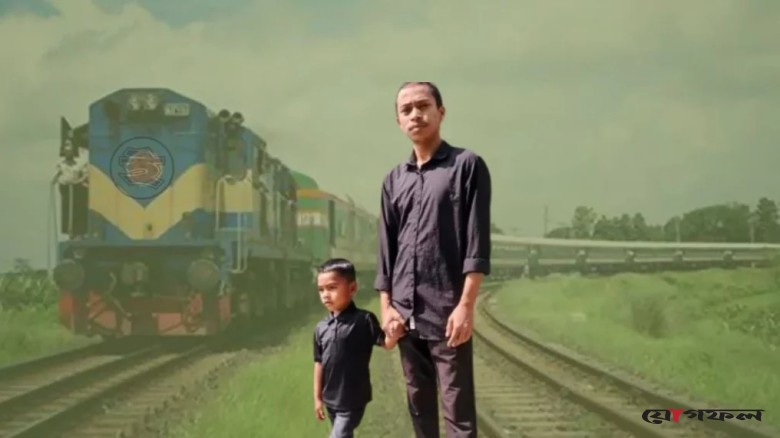 সন্তানকে কোলে নিয়ে ট্রেনের নিচে ঝাঁপ বাবার এরপর মিরাকল