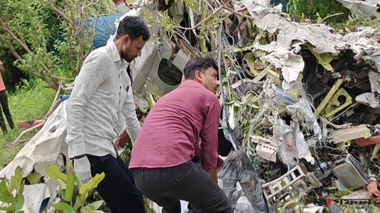 ভারতে বিমান দুর্ঘটনায় দুই পাইলটের মৃত্যু
