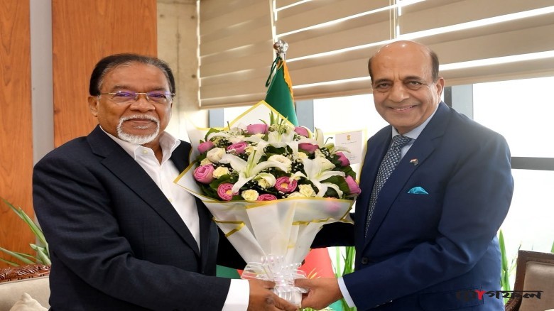 জনপ্রশাসন উপদেষ্টার সঙ্গে ভারতীয় হাইকমিশনারের সাক্ষাৎ
