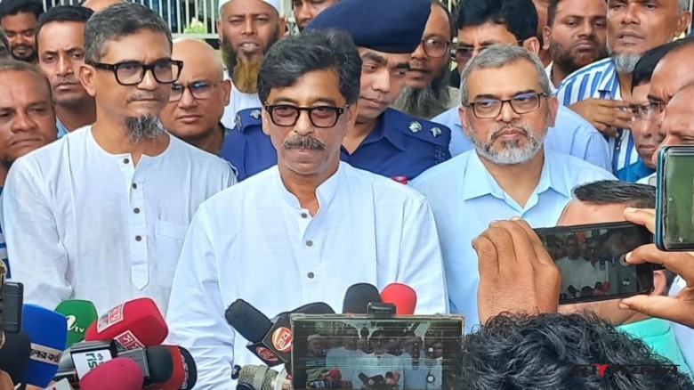 একটি দুষ্টচক্র সার মজুদের চেষ্টা করছে: কৃষিমন্ত্রী