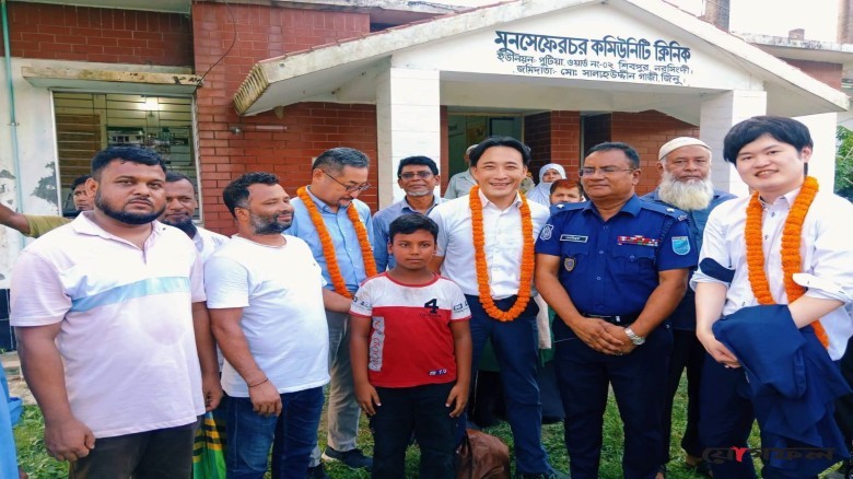 নরসিংদীর শিবপুরে কমিউনিটি ক্লিনিক পরিদর্শনে জাপান প্রতিনিধি দল