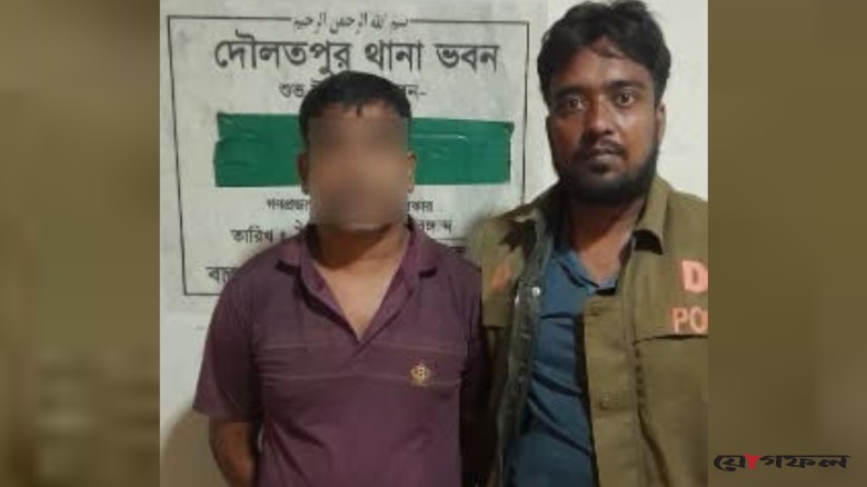 কুষ্টিয়ায় ৩০০ পিস ইয়াবাসহ চিহ্নিত মাদক কারবারি গ্রেপ্তার