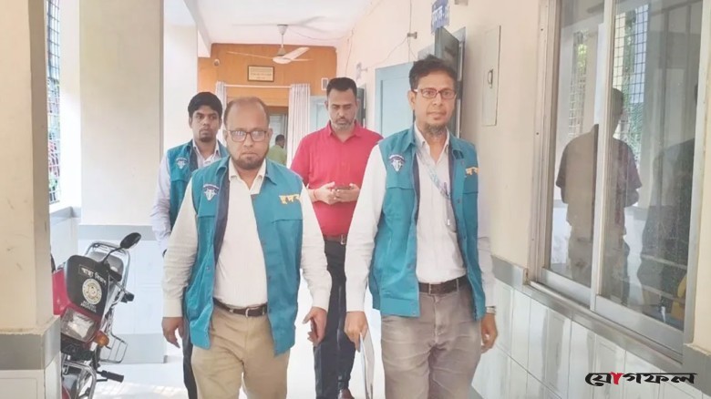 যমুনায় সরকারি ওষুধ ফেলার ঘটনায় ঘাটাইল হাসপাতালে দুদকের তদন্ত