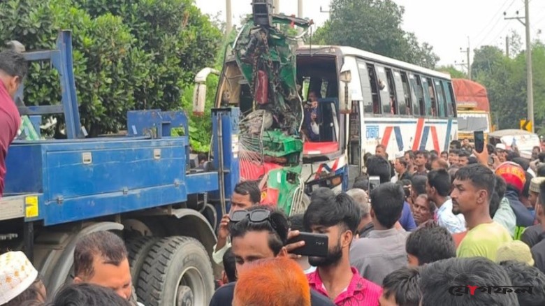 ময়মনসিংহে বাসচাপায় ৭ নিহত, চালকের বিরুদ্ধে মামলা