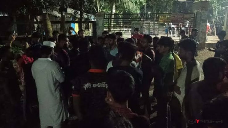 গোবিপ্রবির হল গেটে শিক্ষার্থীদের লক্ষ্য করে ককটেল নিক্ষেপ