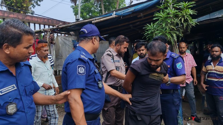 গোপালগঞ্জে স্বেচ্ছাসেবক লীগ নেতা আটক
