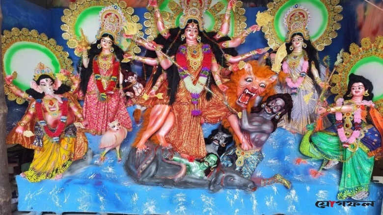 ১৫১ মণ্ডপে দুর্গাপূজার আয়োজন: উৎসবের রঙে সাজছে পাইকগাছা