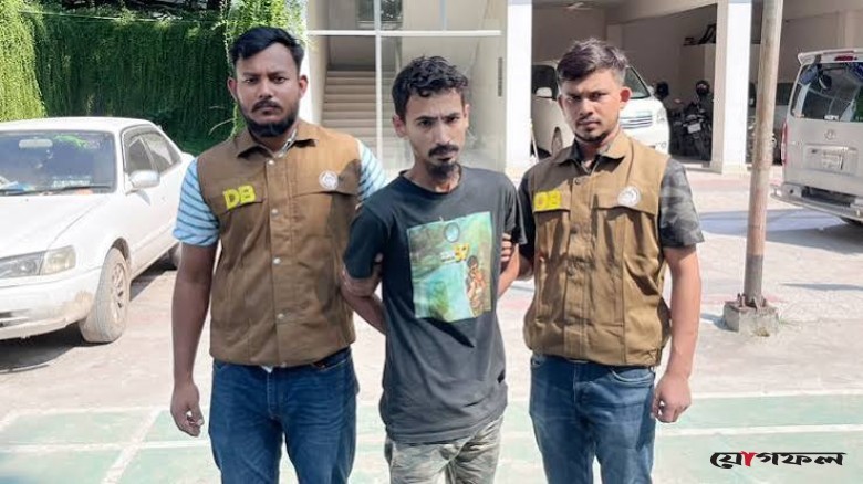নরসিংদীতে পিস্তল ও গুলিসহ যুবক গ্রেপ্তার