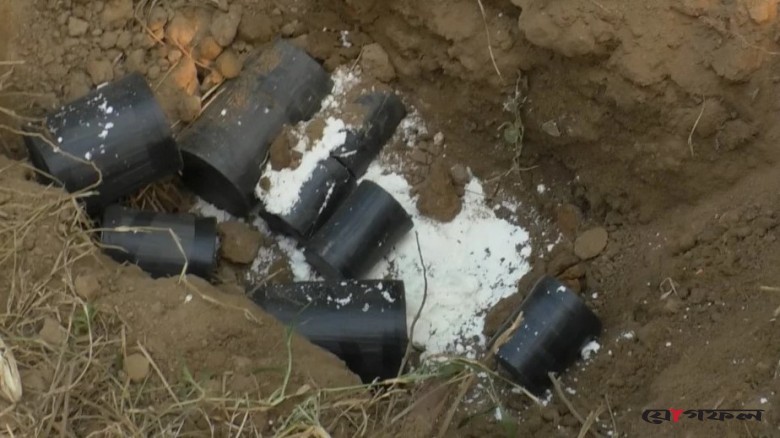 মোহাম্মদপুরে ভ্যানিটিব্যাগে মিলল ৯টি ককটেল