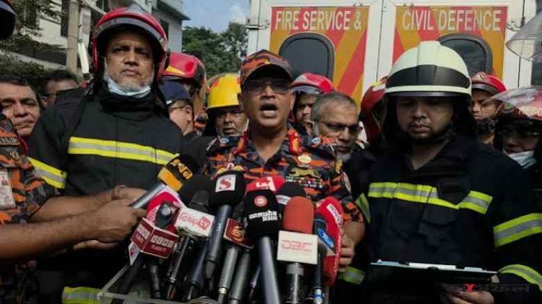 টঙ্গীতে ওষুধ কারখানার আগুন নিয়ন্ত্রণে, আহত ফায়ার সার্ভিসকর্মী