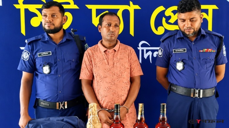 হিলিতে মদ বিক্রির চেষ্টার অভিযোগে ভারতীয় নাগরিক আটক