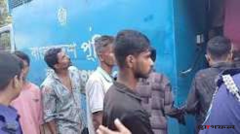 নারায়ণগঞ্জে এক দিনে ৯৭ জন গ্রেপ্তার, আওয়ামী লীগের ৫ সদস্যও আটক