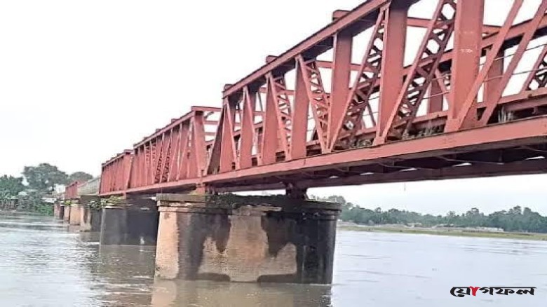 মেয়াদোত্তীর্ণ সোনাহাট সেতু যেন এক মরণফাঁদ