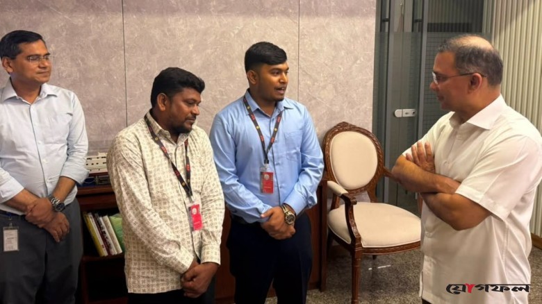 রিকশাচালকের ছেলে নাজমুলের সুইডেনে উচ্চশিক্ষার স্বপ্নপূরণে পাশে প্রধানমন্ত্রী