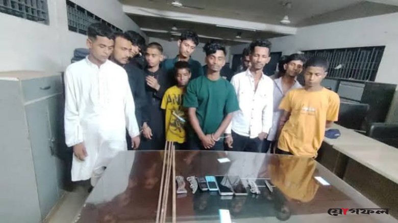 মোহাম্মদপুরে নারী ও দুই কিশোরসহ ১৩ ছিনতাইকারী গ্রেপ্তার