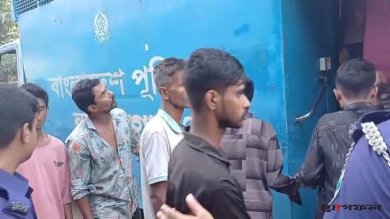 নারায়ণগঞ্জে পুলিশের অভিযানে গ্রেপ্তার ৯৭, মাদকসহ আটক অনেকে